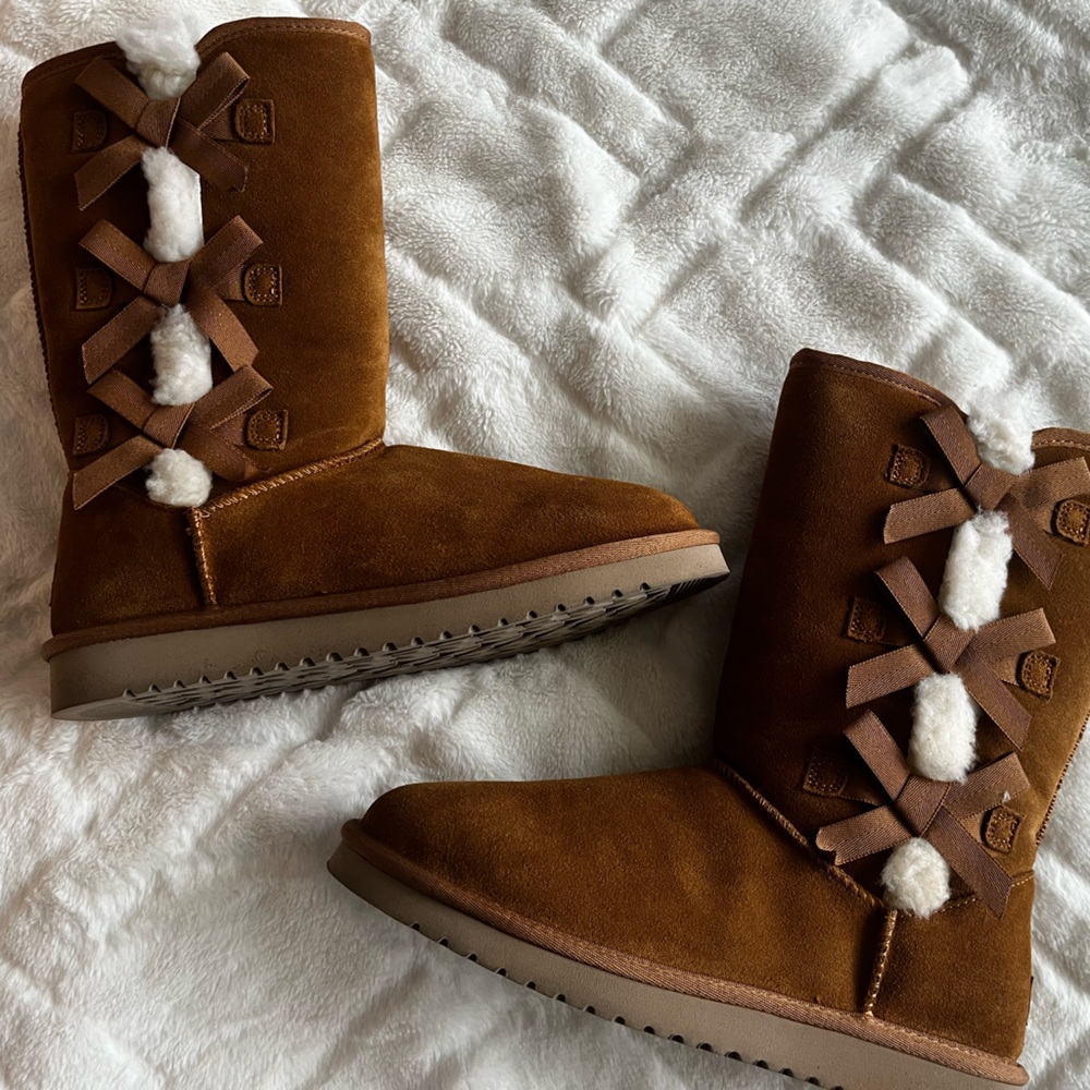 Koolaburra UGG Brown Suede Winter Boots with Bow Accents